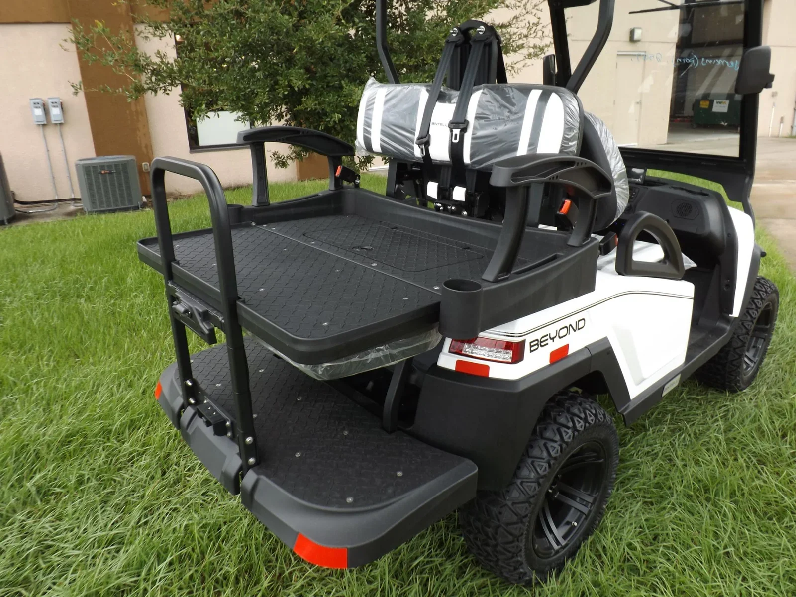 2022 Bintelli Beyond 4P Lifted Electric Golf Cart | 4-Passenger Street-Legal Lifted LSV with 5kW AC Motor & Touchscreen Display - Image 13