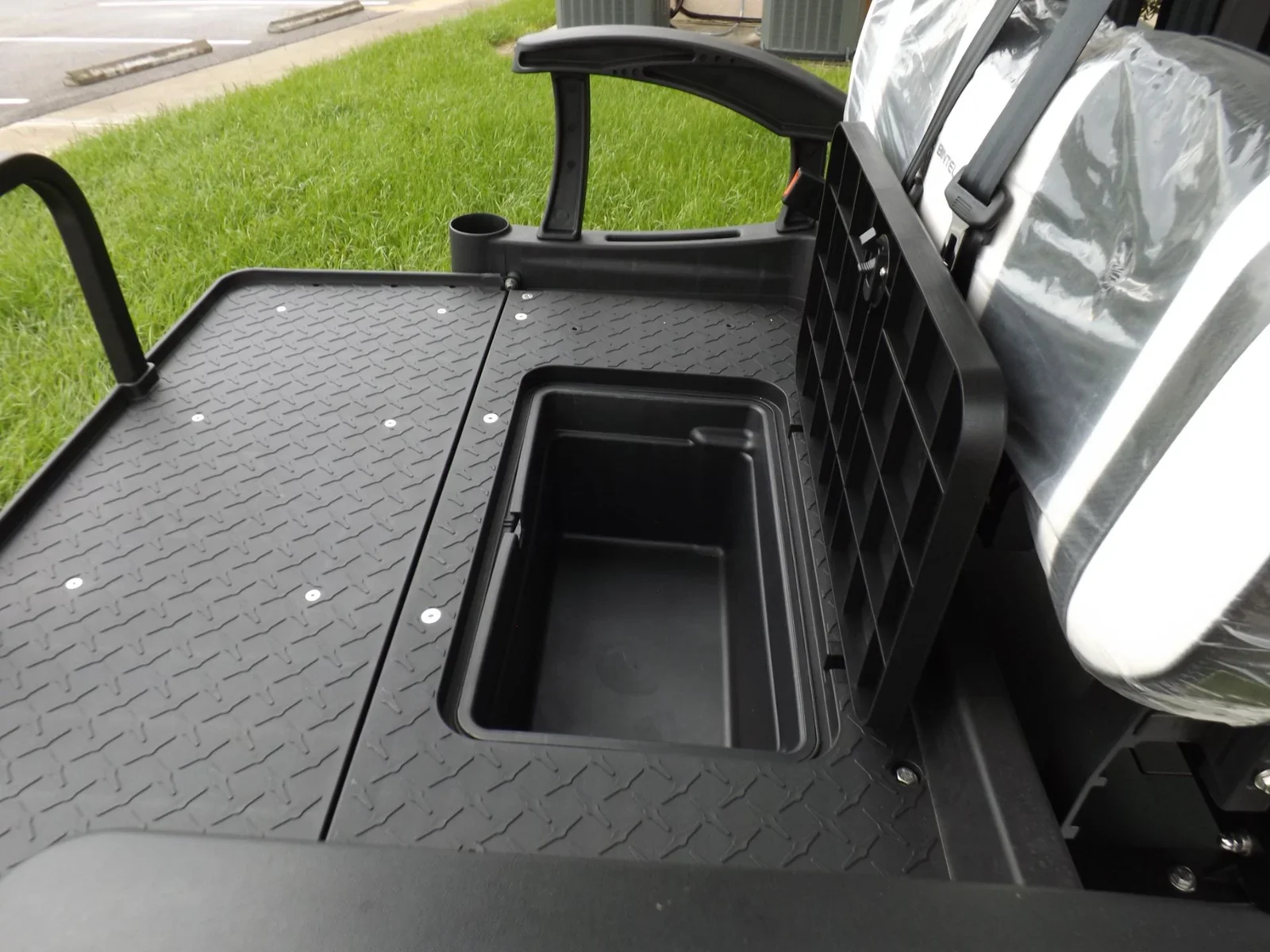2022 Bintelli Beyond 4P Lifted Electric Golf Cart | 4-Passenger Street-Legal Lifted LSV with 5kW AC Motor & Touchscreen Display - Image 14