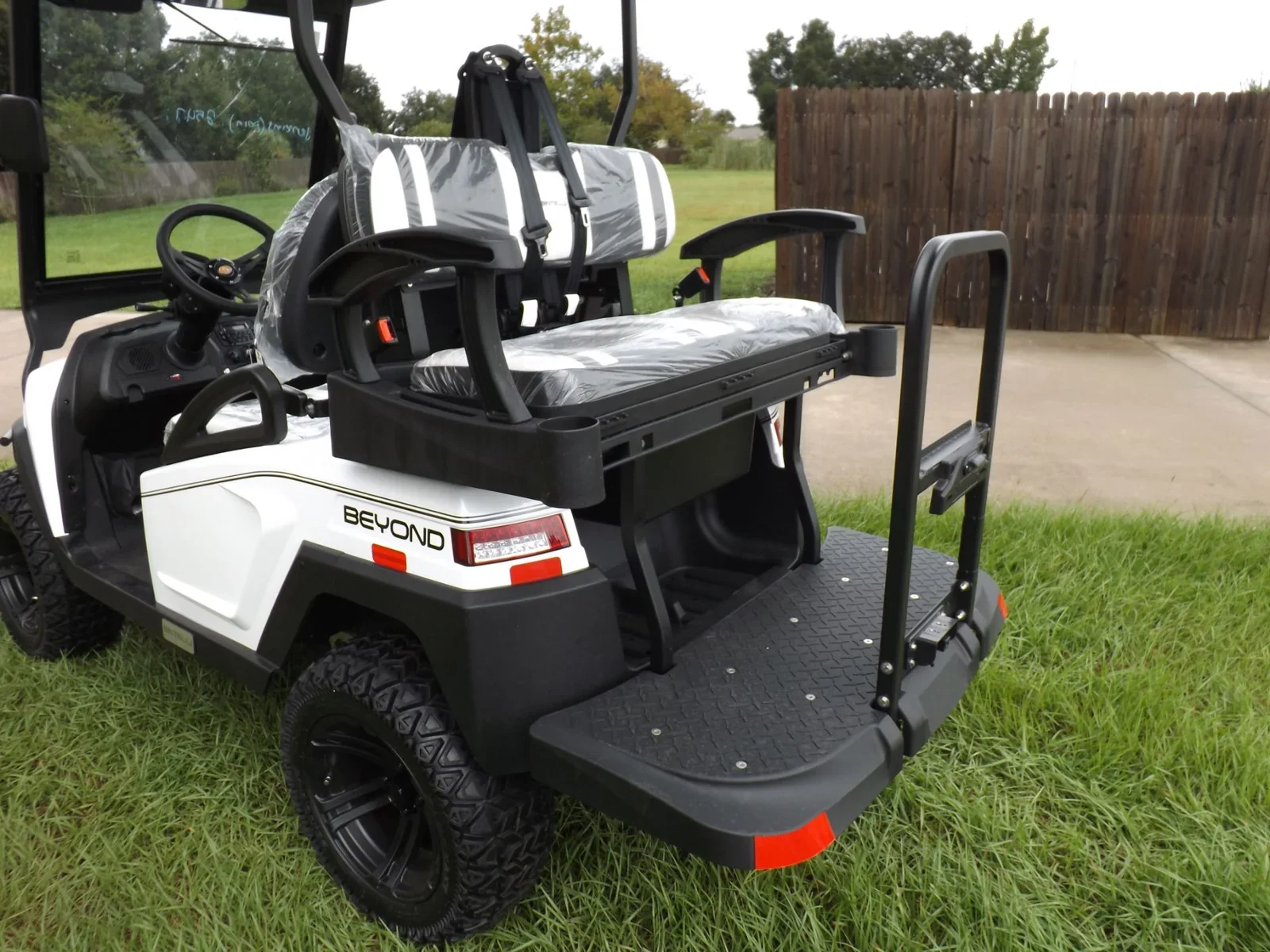 2022 Bintelli Beyond 4P Lifted Electric Golf Cart | 4-Passenger Street-Legal Lifted LSV with 5kW AC Motor & Touchscreen Display - Image 15
