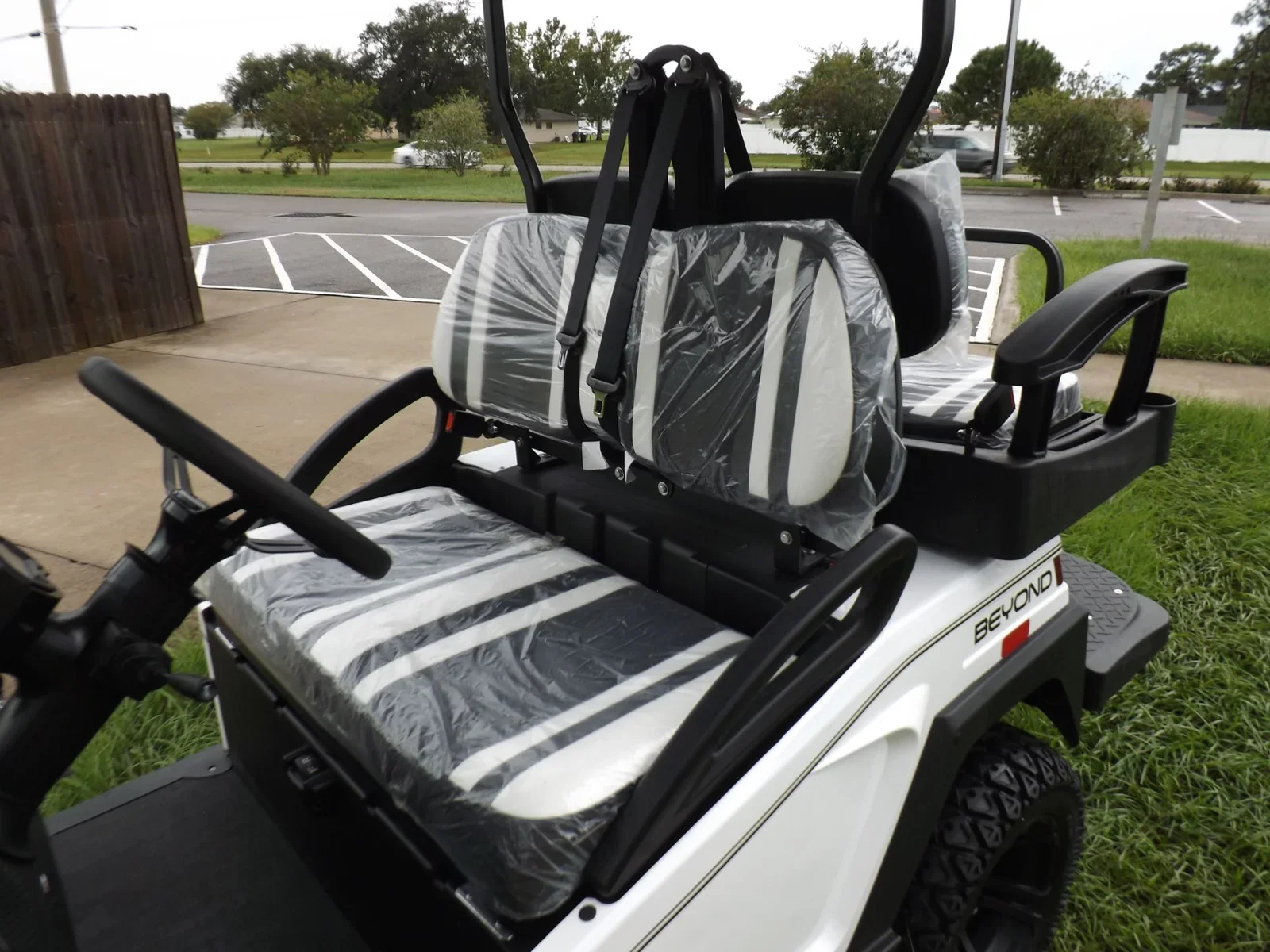 2022 Bintelli Beyond 4P Lifted Electric Golf Cart | 4-Passenger Street-Legal Lifted LSV with 5kW AC Motor & Touchscreen Display - Image 16