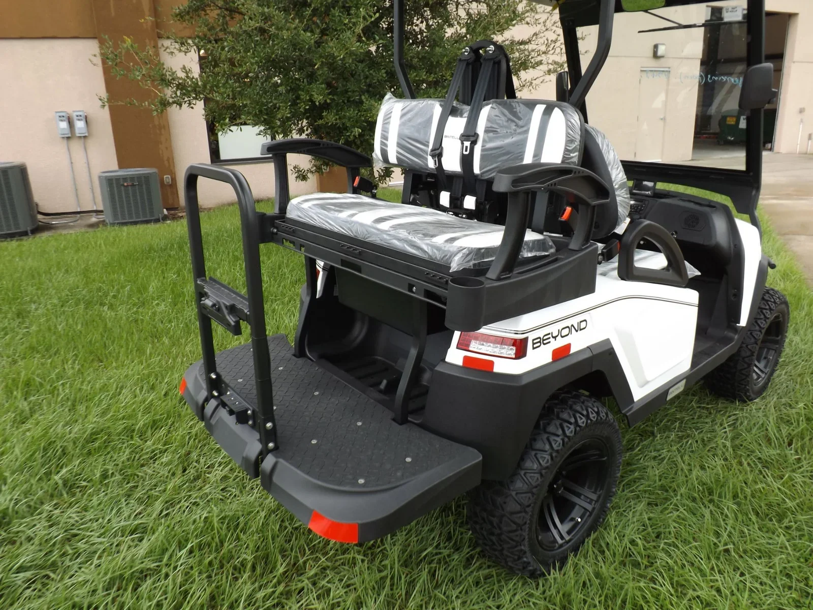 2022 Bintelli Beyond 4P Lifted Electric Golf Cart | 4-Passenger Street-Legal Lifted LSV with 5kW AC Motor & Touchscreen Display - Image 5