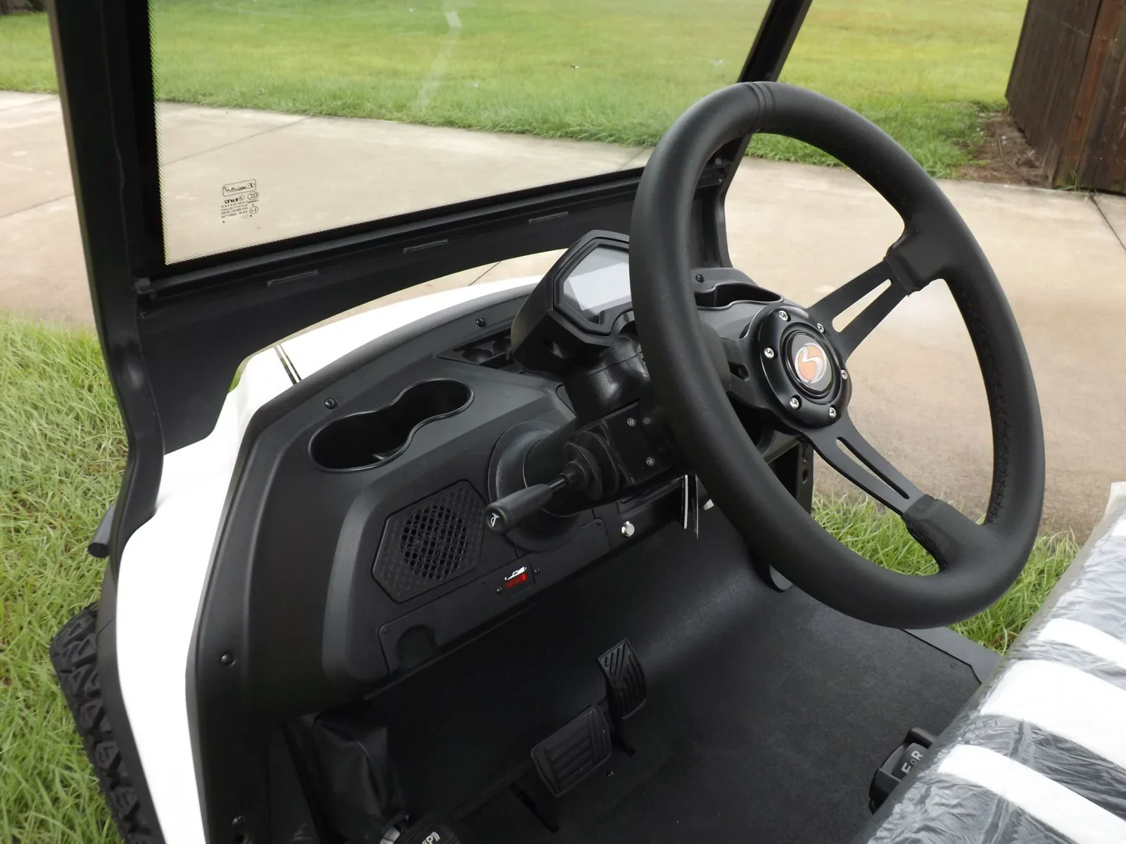 2022 Bintelli Beyond 4P Lifted Electric Golf Cart | 4-Passenger Street-Legal Lifted LSV with 5kW AC Motor & Touchscreen Display - Image 12