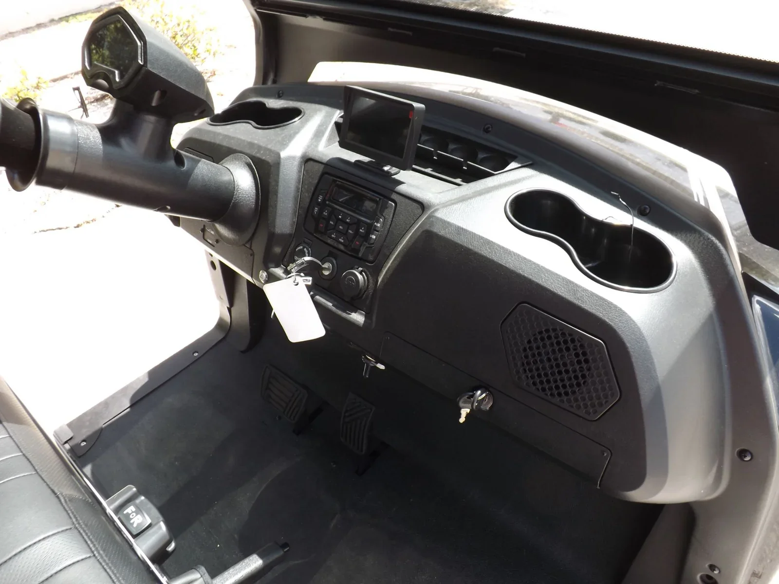 2022 Bintelli Beyond 6P Electric Golf Cart | 6-Passenger Street-Legal LSV with 5kW AC Motor, Touchscreen Infotainment & Aluminum Frame - Image 4