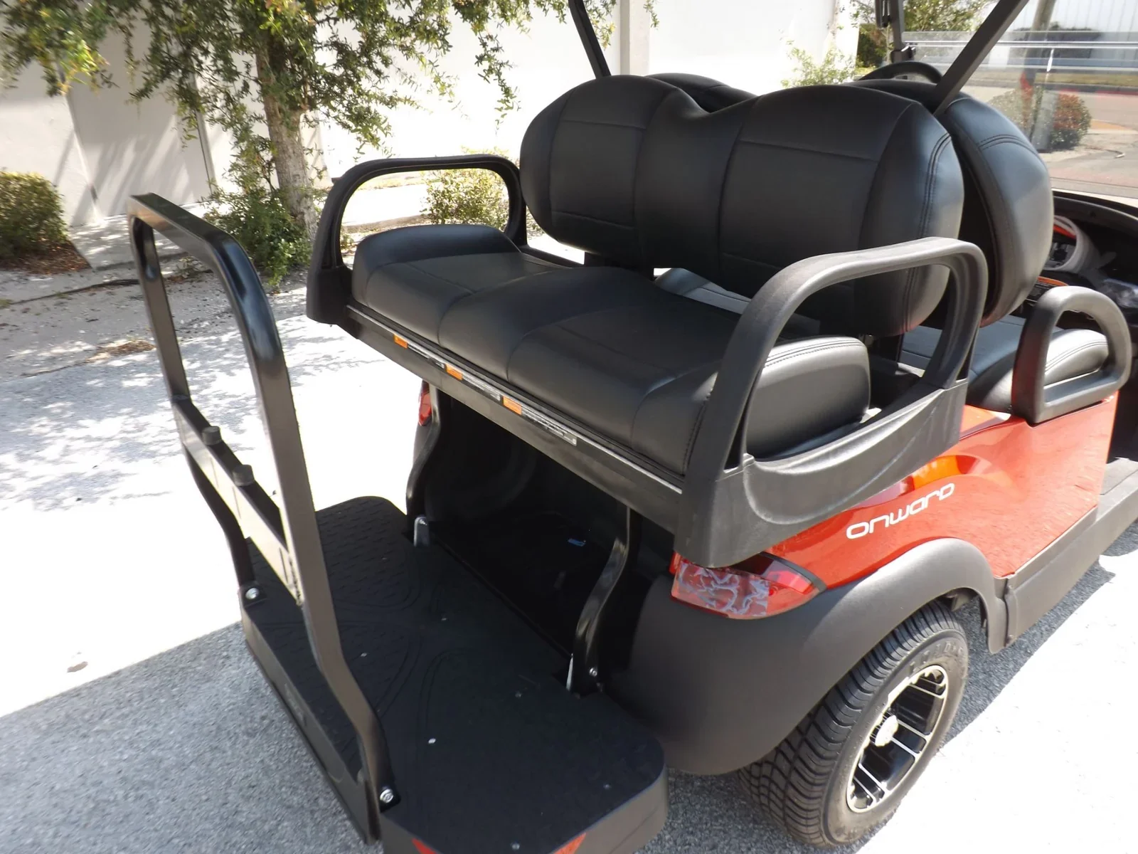 2024 Club Car Onward 4 Passenger Electric Golf Cart | Premium 4-Passenger Neighborhood LSV with AlumiCore™ Frame & Advanced AC Power - Image 10