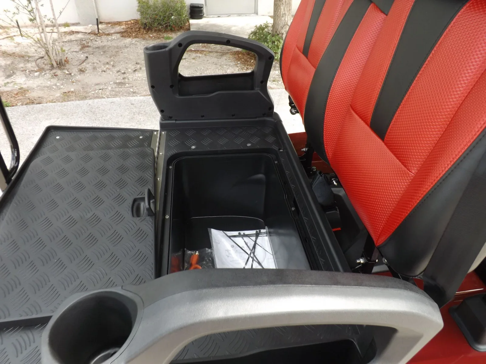 2025 Evolution Classic 4 Plus Electric Golf Cart | 4-Passenger Street-Legal LSV with Lithium Power & Premium Gloss Finish - Image 16