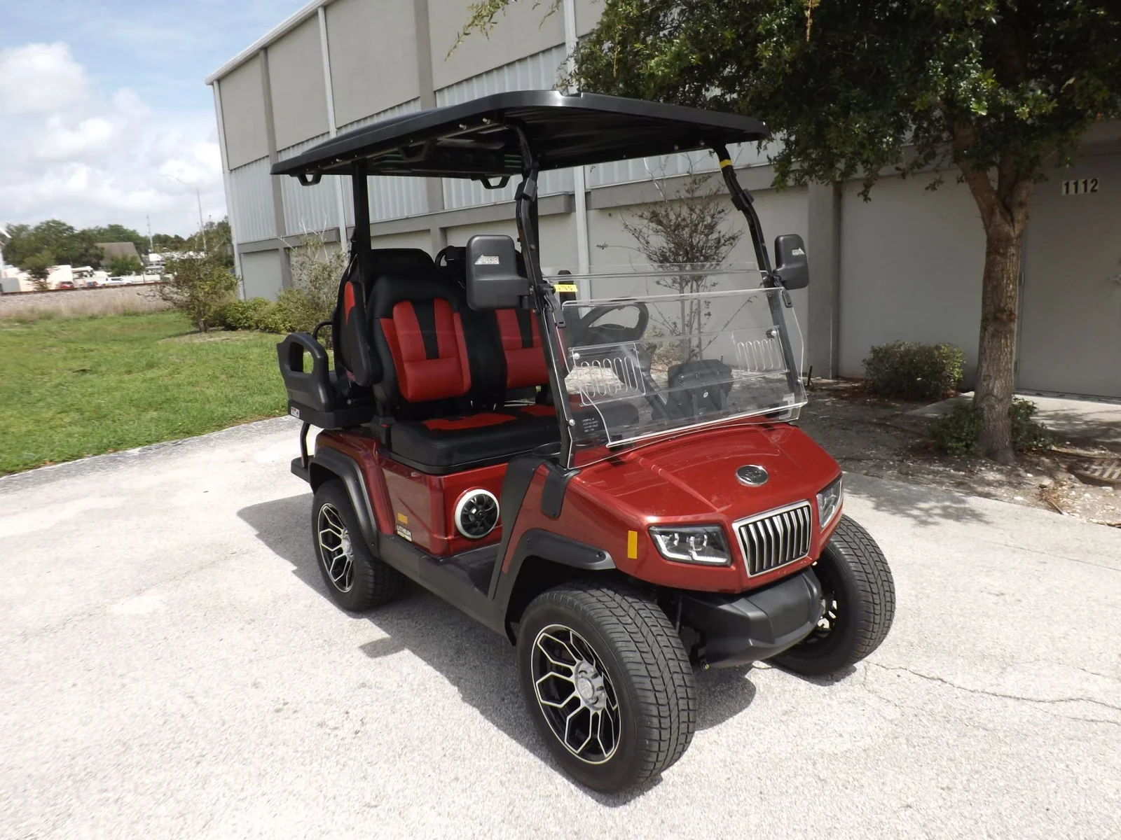 2025 Evolution Classic 4 Plus Electric Golf Cart | 4-Passenger Street-Legal LSV with Lithium Power & Premium Gloss Finish