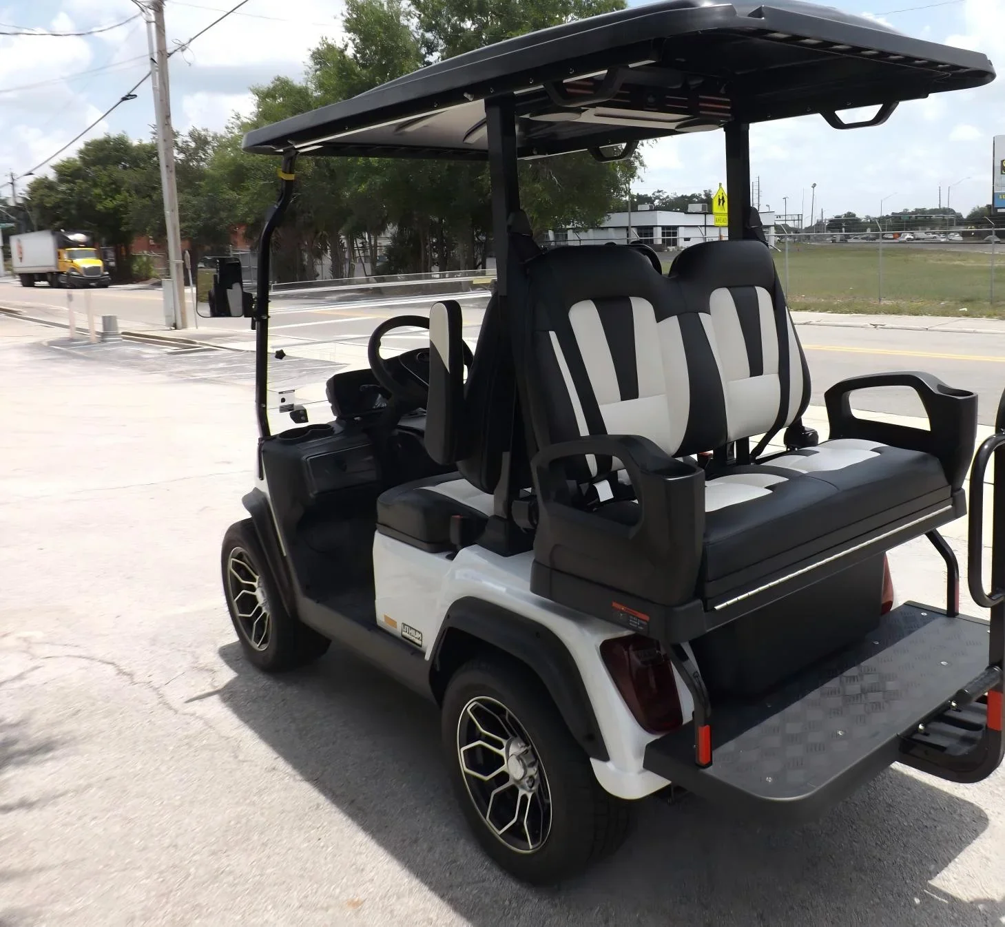 2025 Evolution D5 Ranger 2+2 Plus Electric Golf Cart | 4-Passenger Convertible LSV with Lithium Power, Rear Flip Seat & Touchscreen Display - Image 20