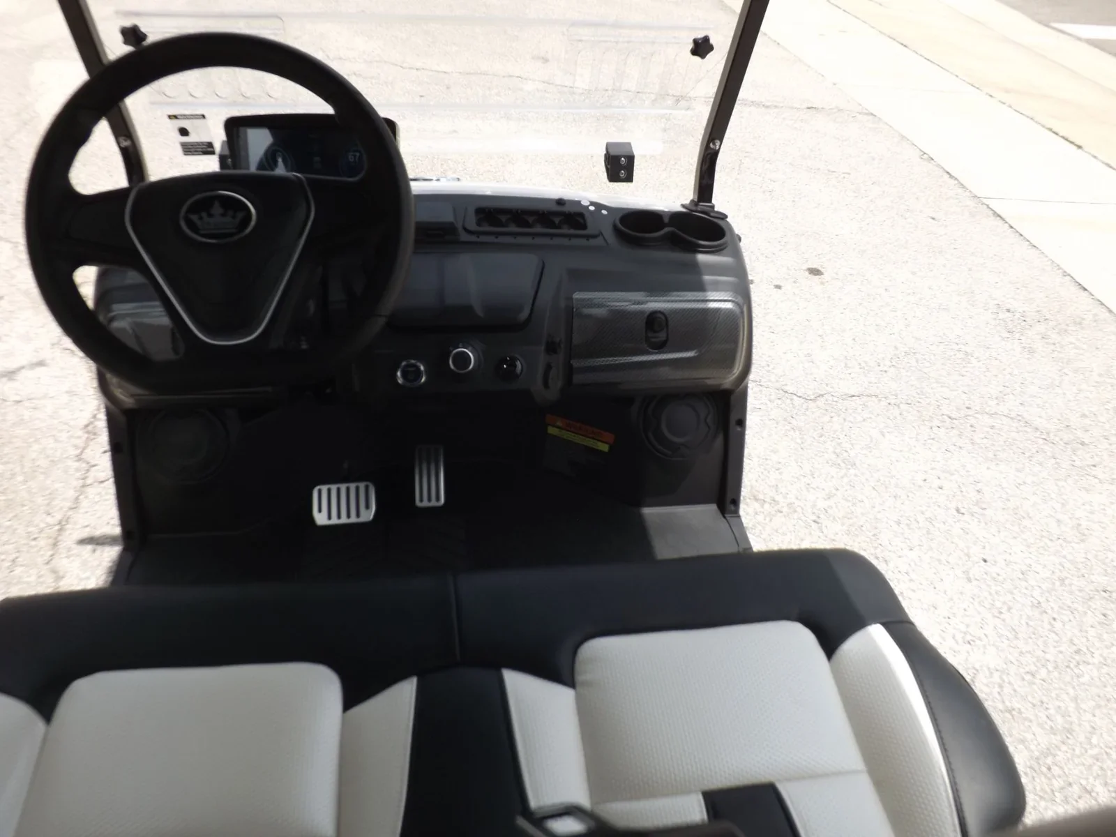 2025 Evolution D5 Ranger 2+2 Plus Electric Golf Cart | 4-Passenger Convertible LSV with Lithium Power, Rear Flip Seat & Touchscreen Display - Image 4
