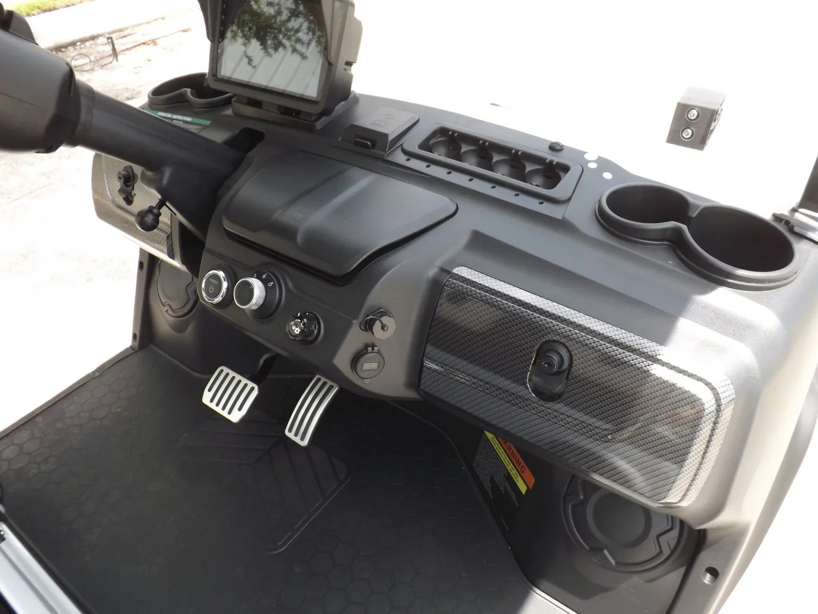 2025 Evolution D5 Ranger 2+2 Plus Electric Golf Cart | 4-Passenger Convertible LSV with Lithium Power, Rear Flip Seat & Touchscreen Display - Image 6