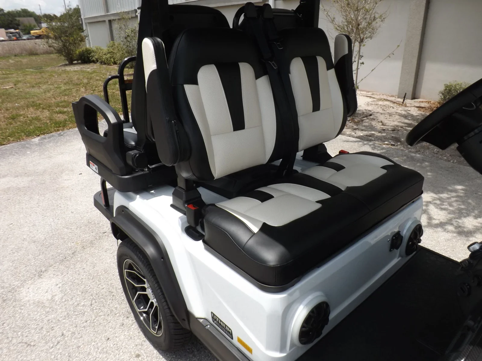 2025 Evolution D5 Ranger 2+2 Plus Electric Golf Cart | 4-Passenger Convertible LSV with Lithium Power, Rear Flip Seat & Touchscreen Display - Image 11