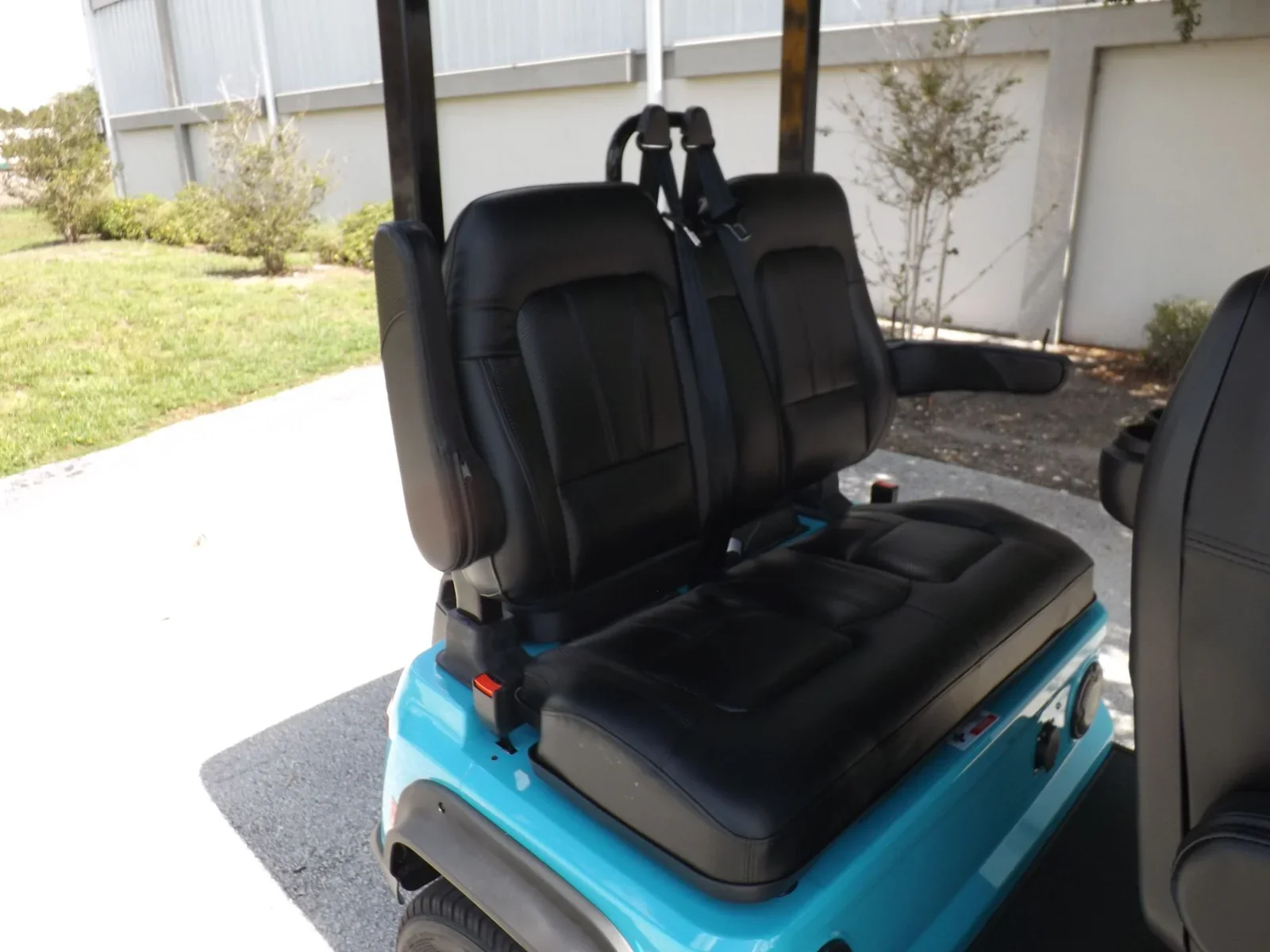 2025 Evolution D5 Ranger 4 Electric Golf Cart | 4-Passenger Street-Legal LSV with Lithium Power, Touchscreen & Extended Roof - Image 12