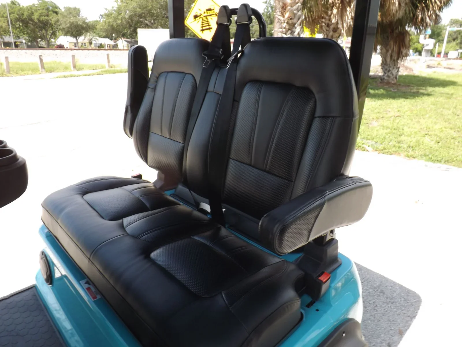 2025 Evolution D5 Ranger 4 Electric Golf Cart | 4-Passenger Street-Legal LSV with Lithium Power, Touchscreen & Extended Roof - Image 17