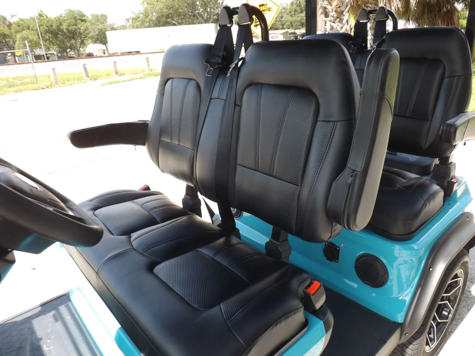 2025 Evolution D5 Ranger 4 Electric Golf Cart | 4-Passenger Street-Legal LSV with Lithium Power, Touchscreen & Extended Roof - Image 18