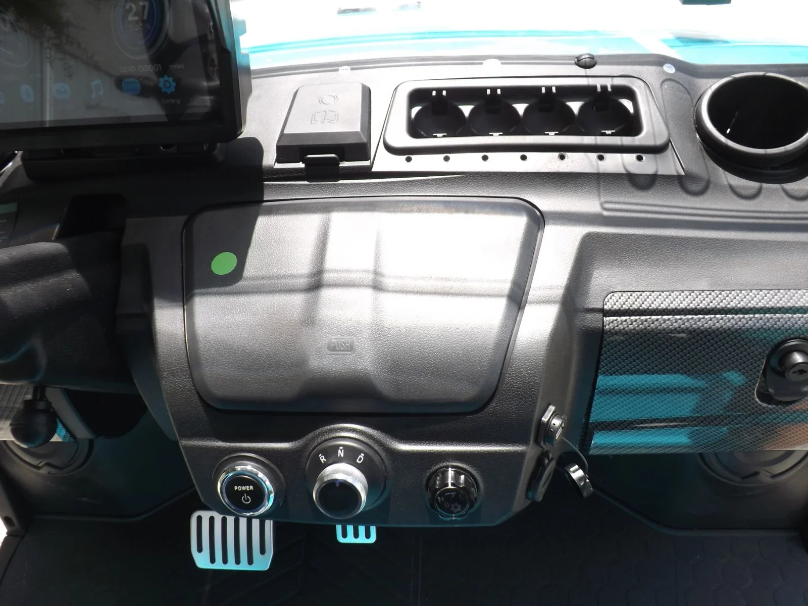 2025 Evolution D5 Ranger 4 Electric Golf Cart | 4-Passenger Street-Legal LSV with Lithium Power, Touchscreen & Extended Roof - Image 10