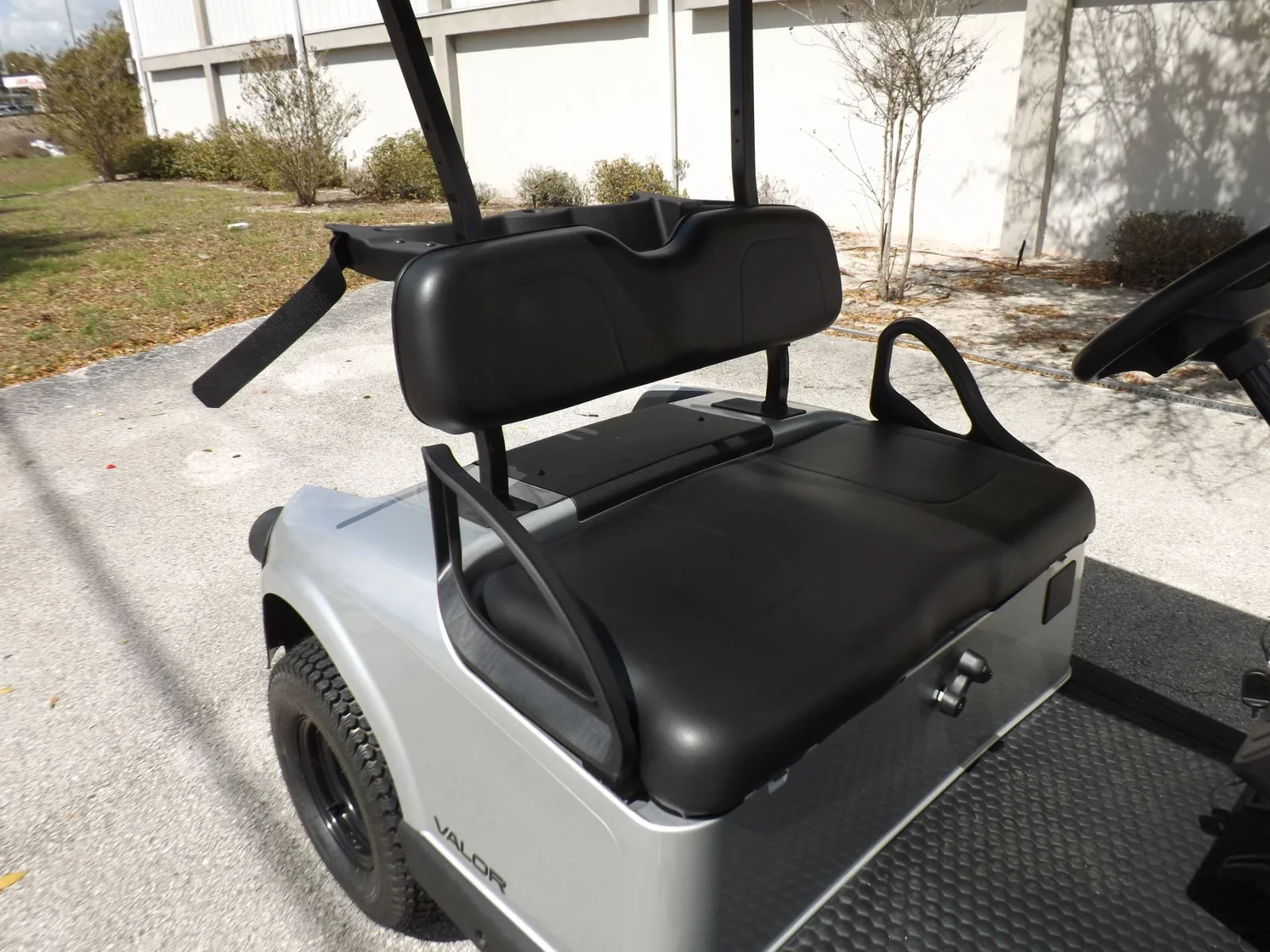 2026 E-Z-GO RXV 2 Valor S EX1 Sport Electric Golf Cart | 2-Passenger Platinum Neighborhood & Course LSV with Elite AC Power - Image 11