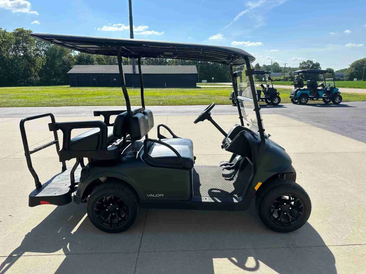 2027 E-Z-GO RXV Valor S+ Gas Golf Cart | 4-Passenger Fleet & Neighborhood Utility Vehicle with Elite Fuel Efficiency & Rear Flip Seat - Image 2